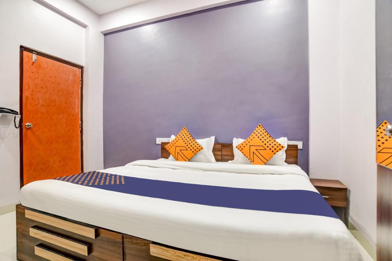 Spot On 76764 Hotel Lux Indore Exterior foto
